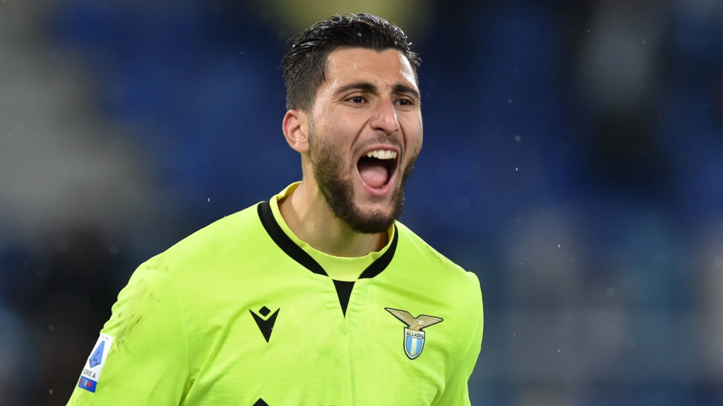 Strakosha in Lazio's goalkeeper's kit yelling