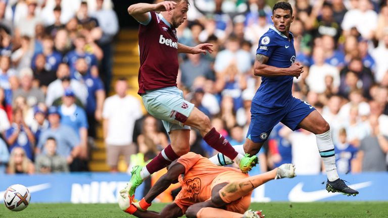 Bowen's controversial challenge on Edouard Mendy.