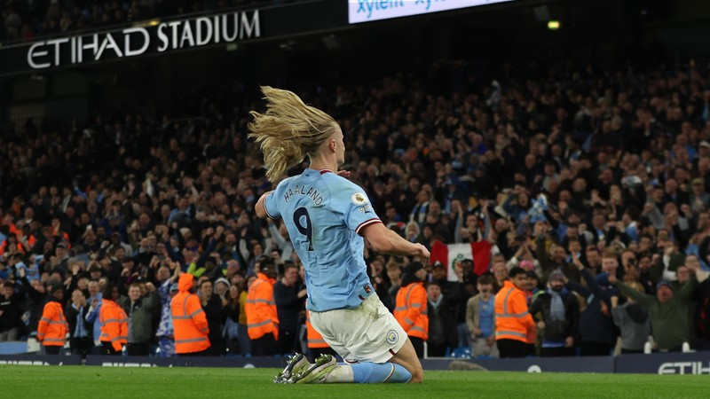 Manchester City 4-1 Arsenal - Haaland celebrating with his long hair against Arsenal